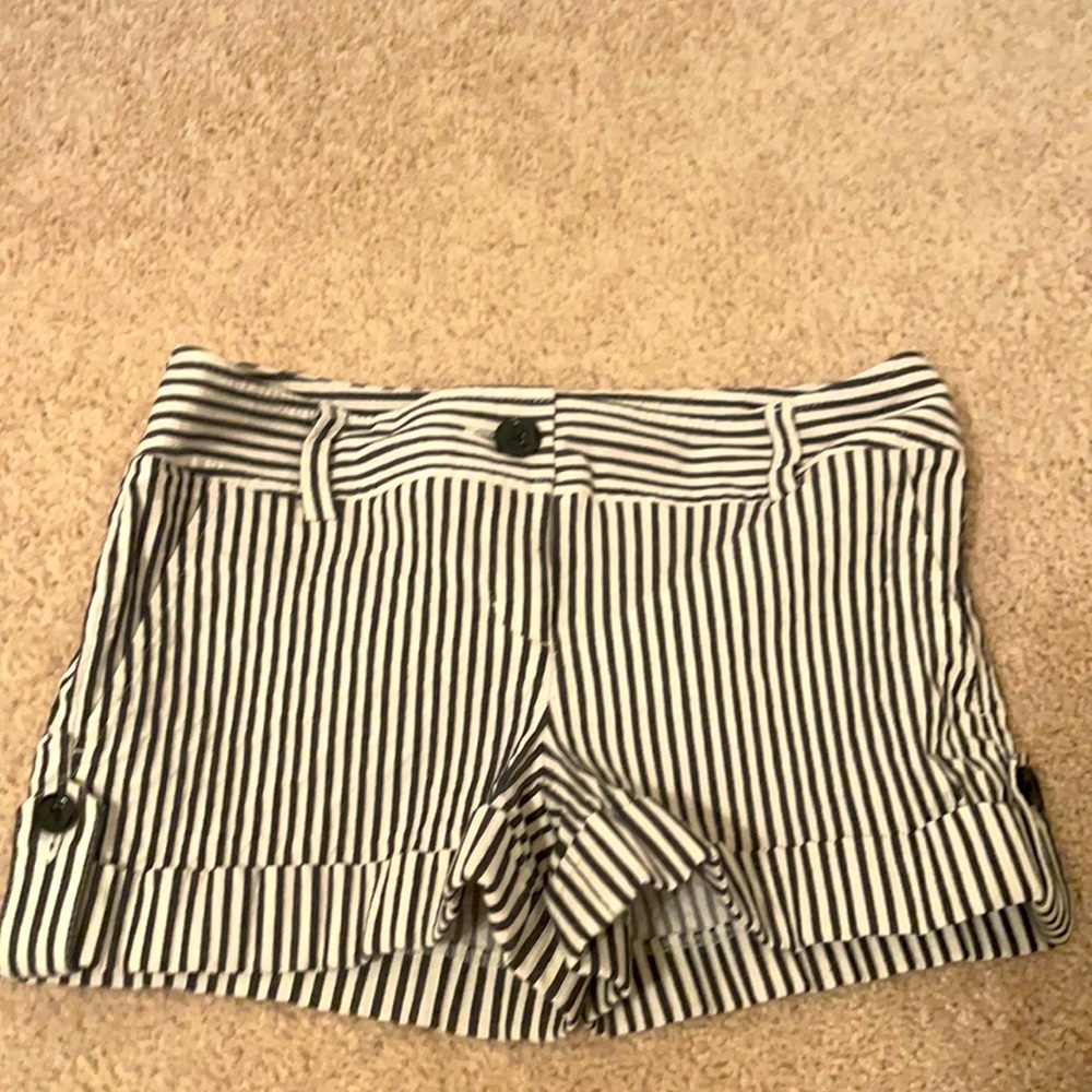 Express Shorts Size 0 Black and White Stripe